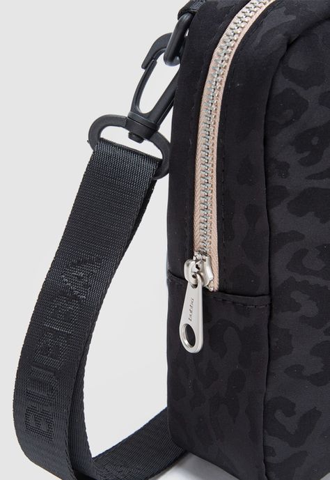 Phonebag Rivet Cheeta Bubba Essentials-5