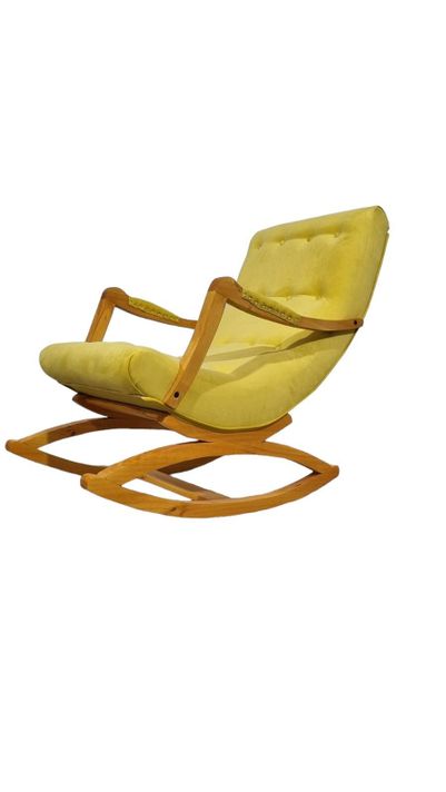 SILLA MECEDORA CON APOYA BRAZOS EN FELPA OCRE-1