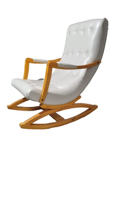 SILLA MECEDORA CON APOYA BRAZO ECOCUERO BEIGE-3