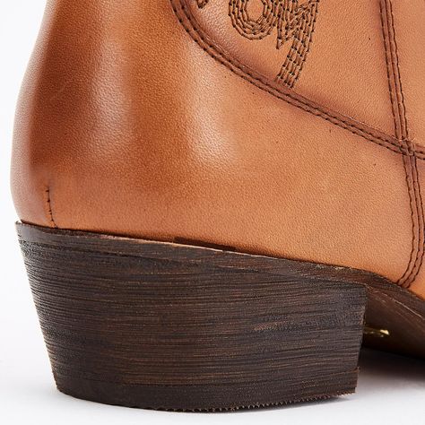 Botin  Ashley  Gacel  Camel  0659855-2