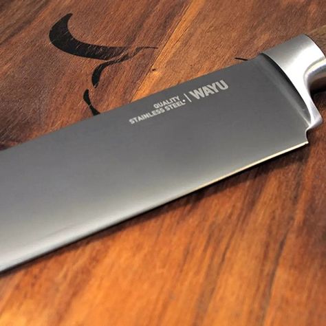 CUCHILLO CARNICERO WAYU MANGO DE MADERA ACACIA-2