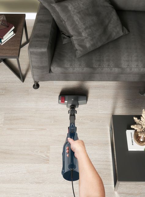 Aspiradora Vertical Electrolux Ciclónica 3 en 1 1300W PTE10-3