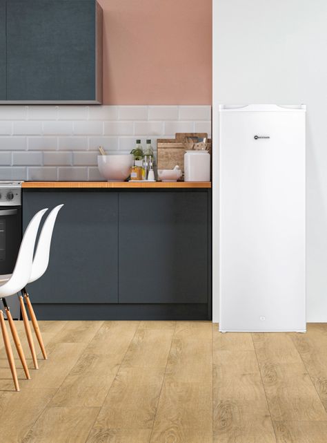 Congelador Freezer Vertical 157L Frío Directo MFV645B-2