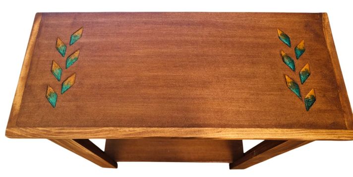 MESA DE ARRIMO CAFE CON GRABADO DE RESINA ESPIGA-2