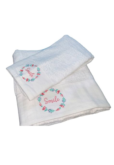 Set 2 Toallas Bordadas Mensaje Smile 500g -1
