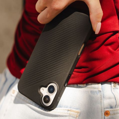 Funda Luxe Snap Magsafe iPhone 16 Zagg Negro-7