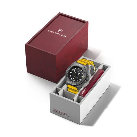 Reloj Dive Pro Quartz 43 mm amarillo caja titanio Victorinox-5