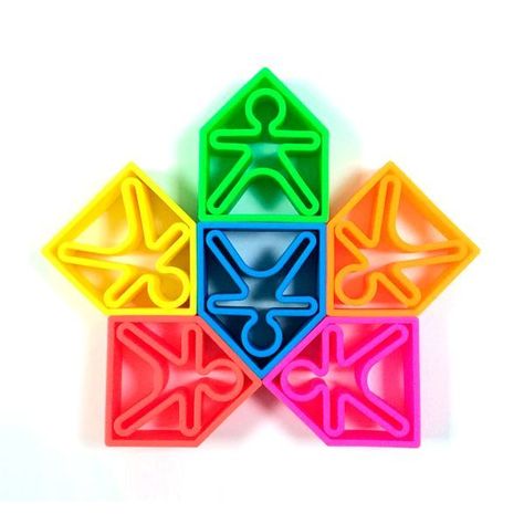 SET DE 6 PERSONAS Y 6 CASAS DE COLORES-0