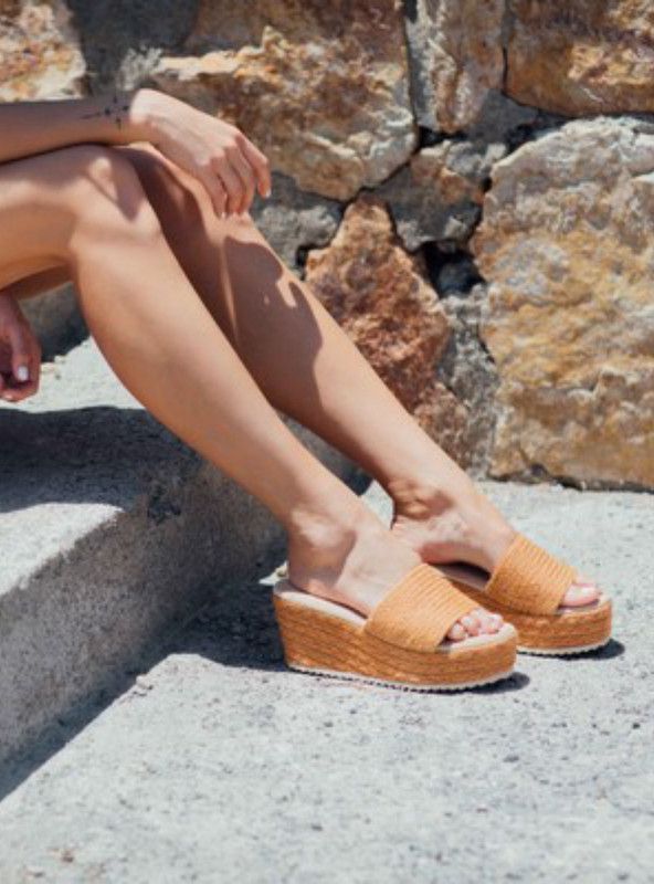 Sandalia Agua de Coco Lis Camel-3