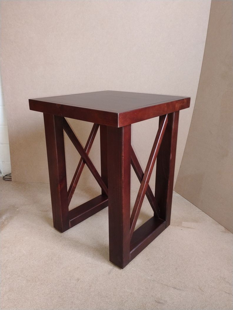 Mesa lateral, modelo Martina, color chocolate.-0