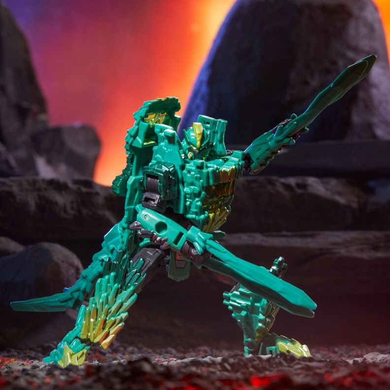 Figura de Acción Transformers Legacy United Deluxe Infernac Universe Shard -5