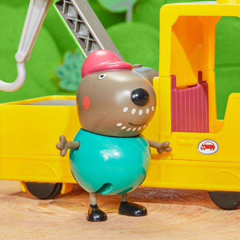 Muñeca Peppa Pig El Gran Remolque del Abuelo Perro-4