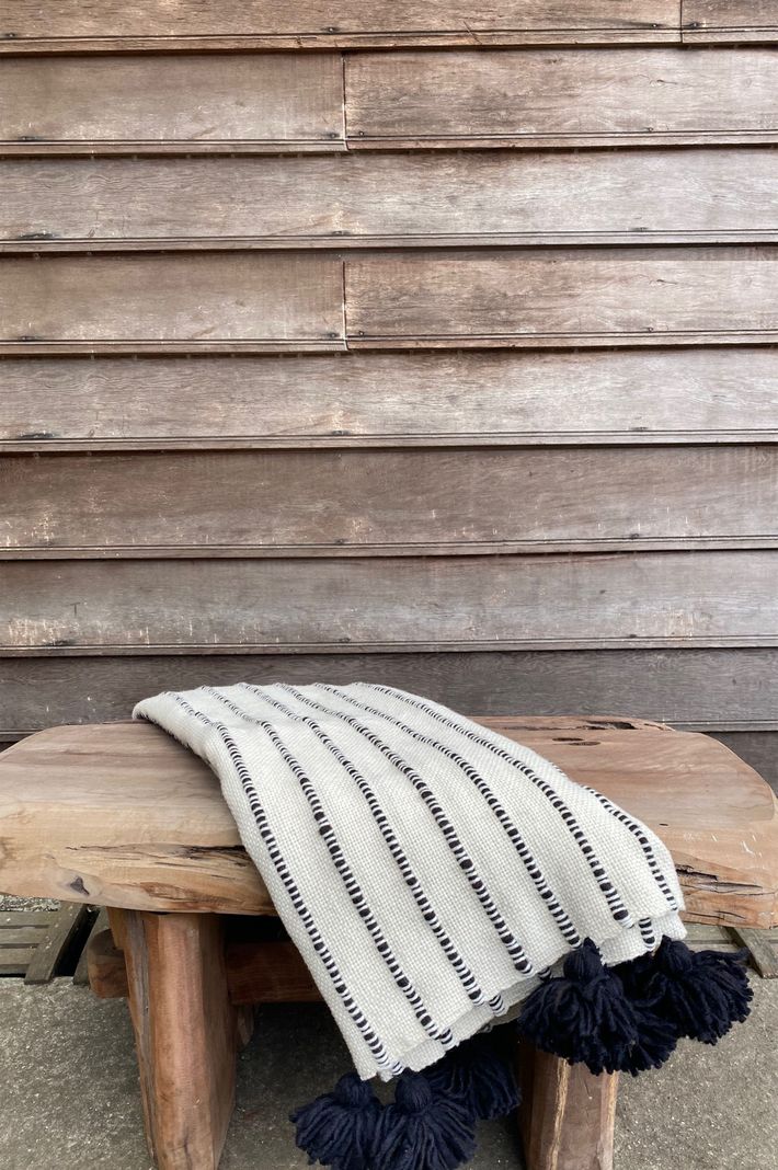 Piecera pompon Tejido a Telar | Lana Natural | 80 x 220 cm-1