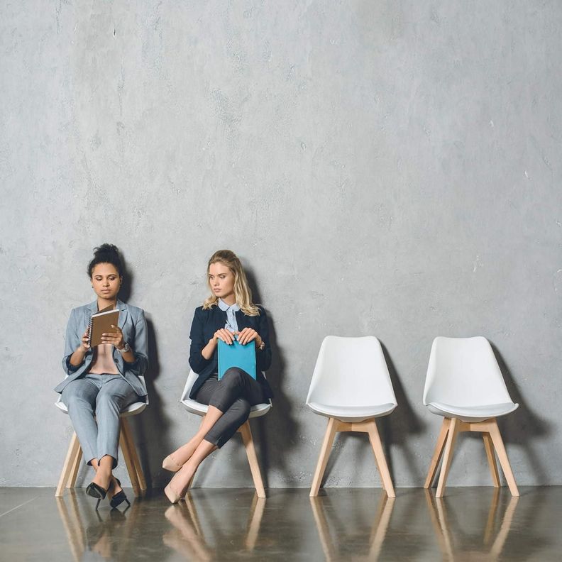 Silla de Comedor/Living modelo Tulip con asiento acolchado y patas de madera Gris-2