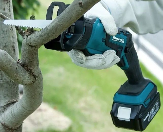 Sierra Sable Recíproca 18v Inalámbrica Makita DJR183 (6 Ah)-2