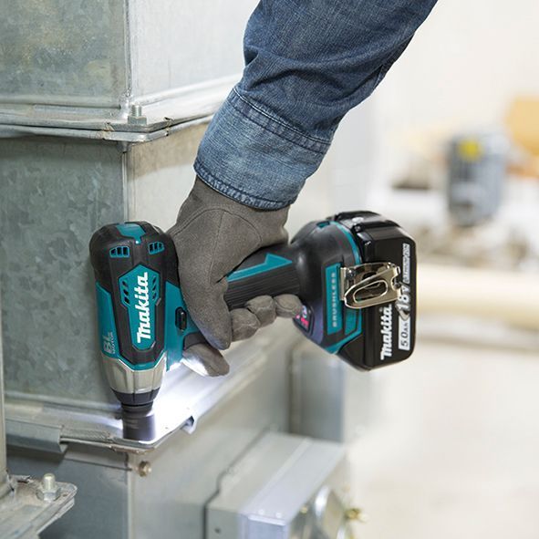  Pistola Llave Impacto 18v Brushless 210 Nm Makita DTW181 (4 Ah)-2