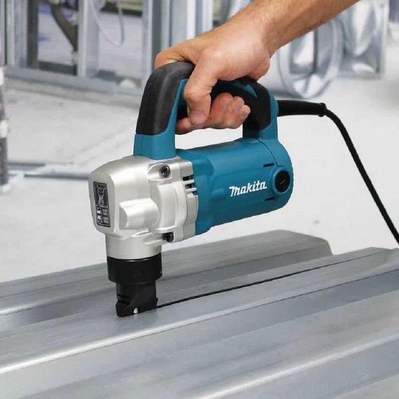 Roedora 3.2mm 710W Makita Jn3201-1