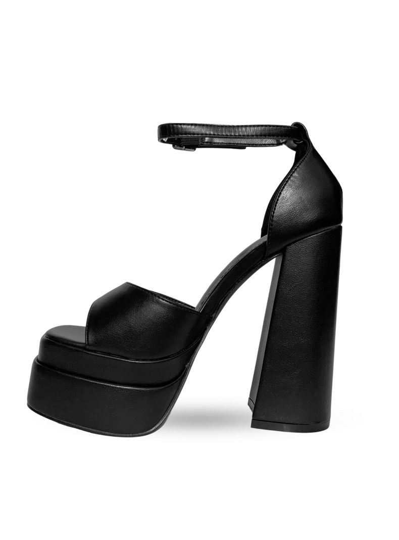 Sandalia Taco Alto Cloe Negro Bella Moda-1