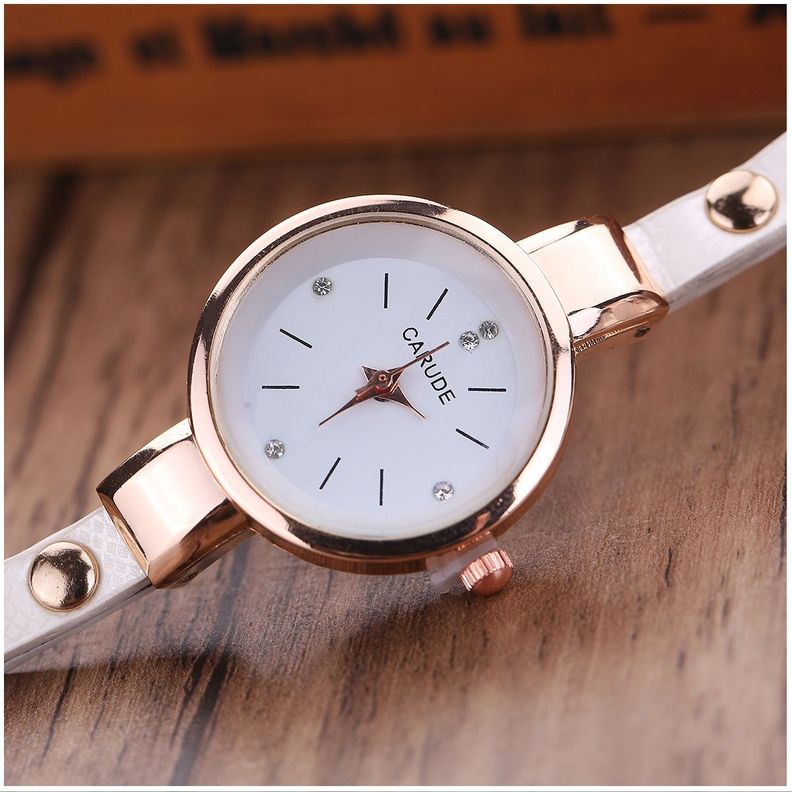 Reloj de lujo Personalizado para Mujeres con Incrustaciones y Pulsera-3