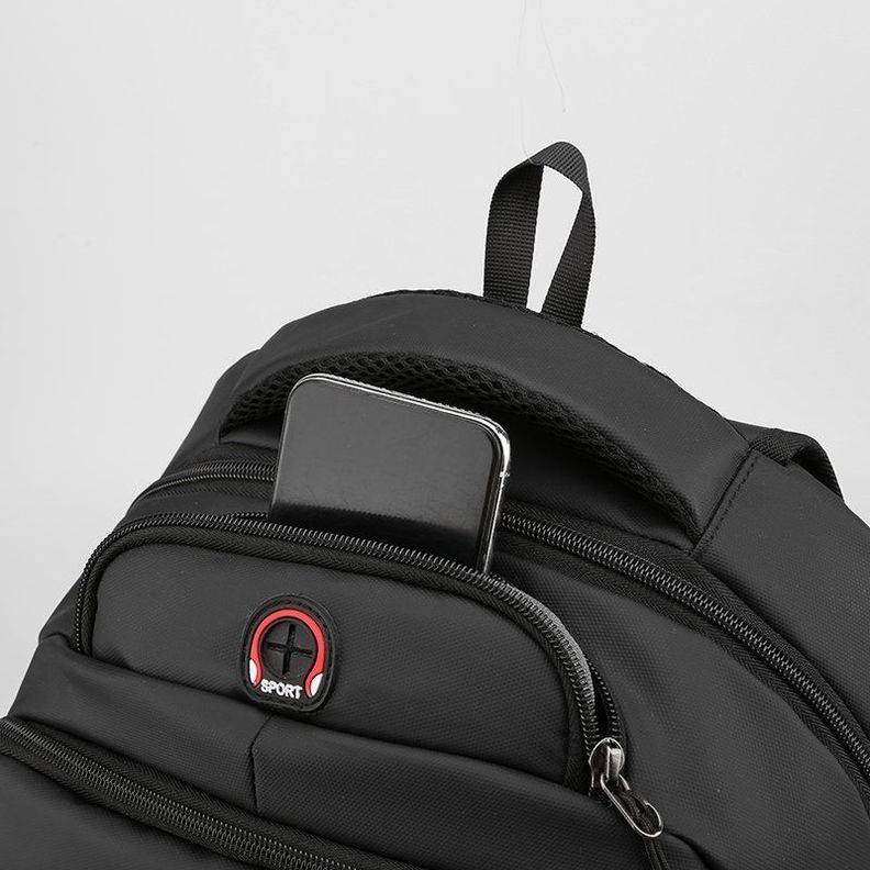 Mochila Multifuncional 36 Litros: Impermeable, Compartimento para Laptop y Puerto USB-7