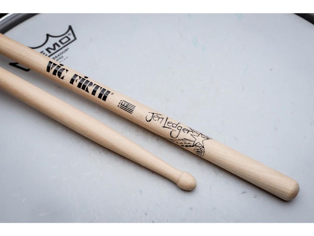 Baquetas Batería Serie Autografiados/Jen Ledger Vic Firth-2