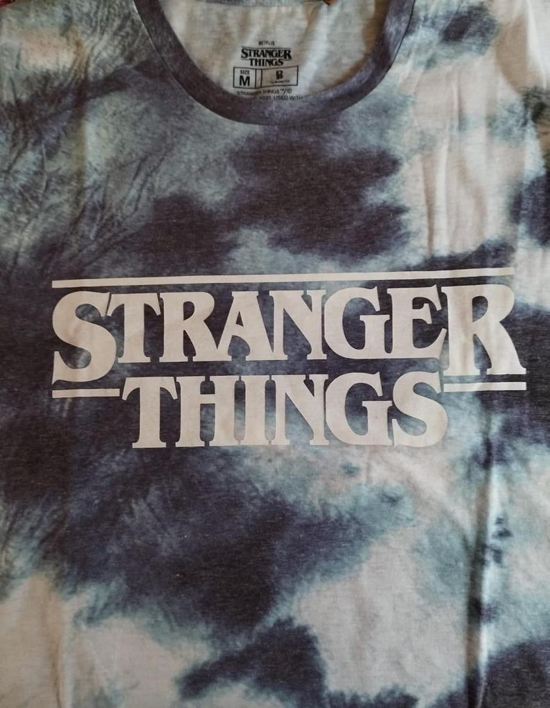 Stranger Things Polera tonos celestes talla M-3