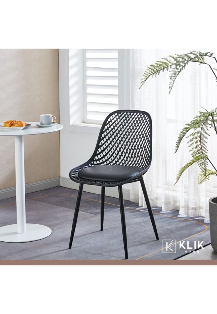 Comedor Mesa de Vidrio 120x80 + 6 Sillas Europa Negras-1