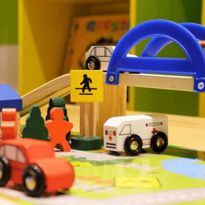 Tablero y Pista Con Puente De Madera Armable-1