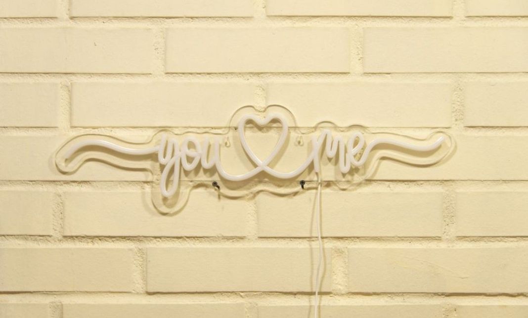 LETRERO ESTILO NEON YOU AND ME  (USB/30,5X60,9CM)-1
