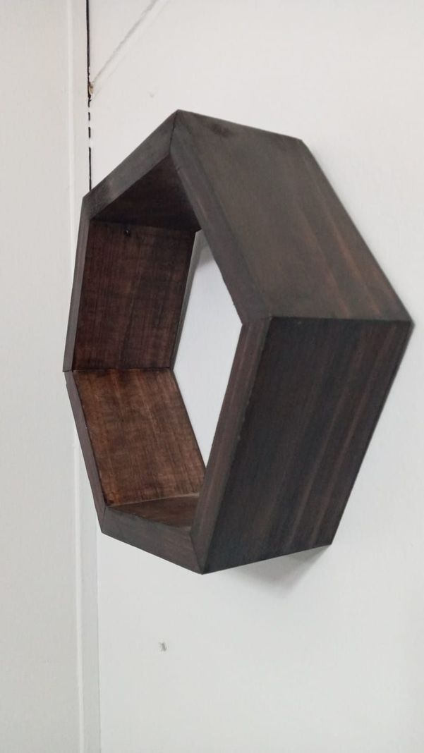 REPISA HEXAGONAL DE MADERA COLOR   CHOCOLATE-1