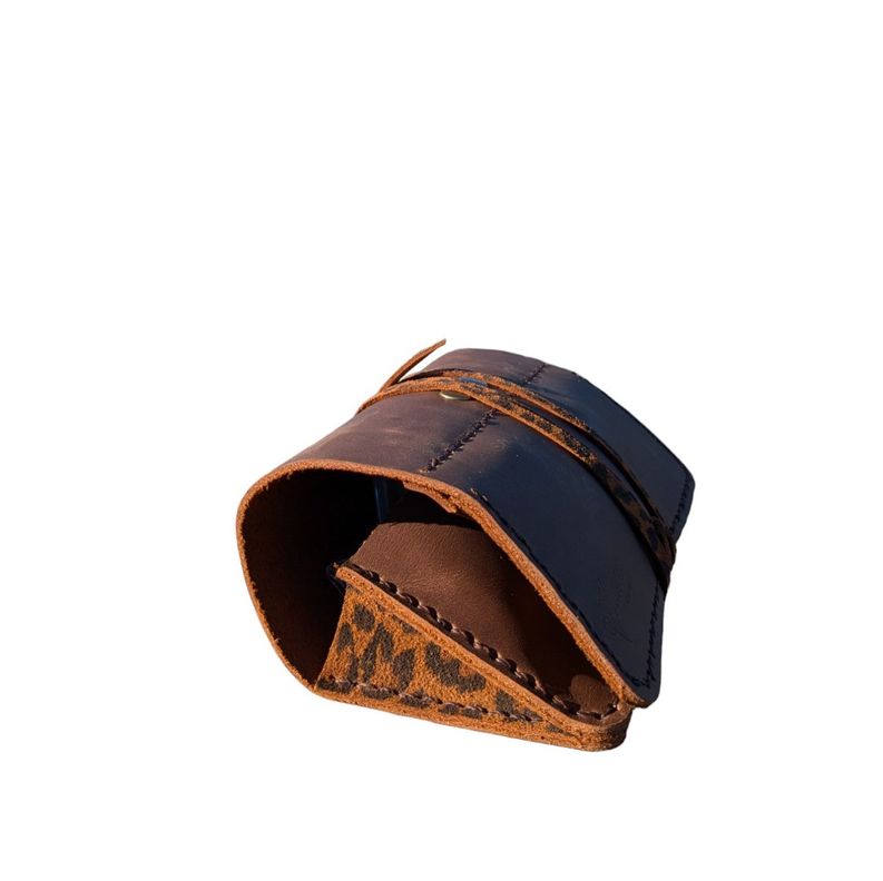 Tabaquera de cuero Amau color Leopardo Chocolate-3