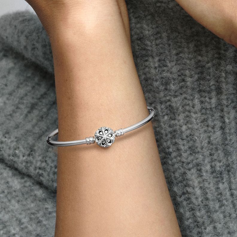 Brazalete Rigido en Plata con Broche Copo de nieve -1