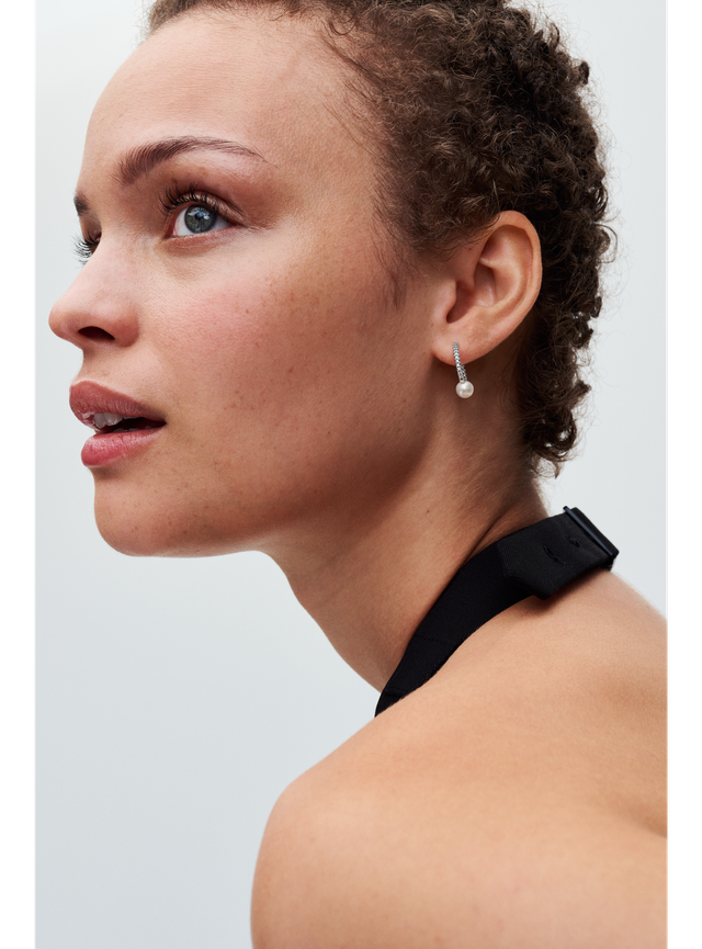 Aretes de aro Perla Cultivada de Agua Dulce y Pavé-1