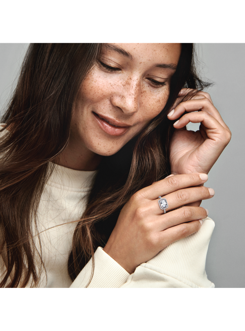 Anillo en Plata  Rectangular con Halo Brillante -2