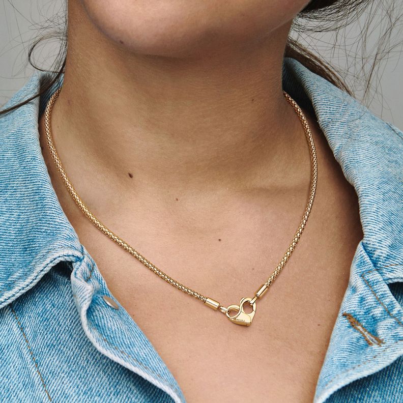 Collar Cadena Shine con Tachuelas Pandora Moments-1
