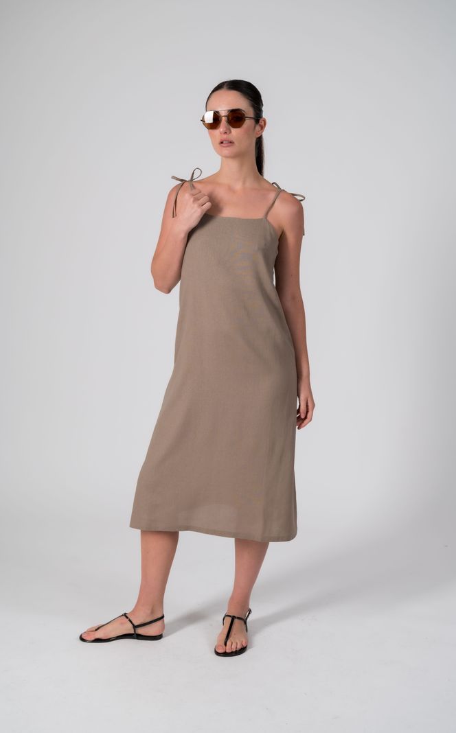 Vestido con lino color ocre -3