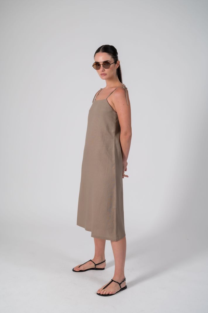 Vestido con lino color ocre -5