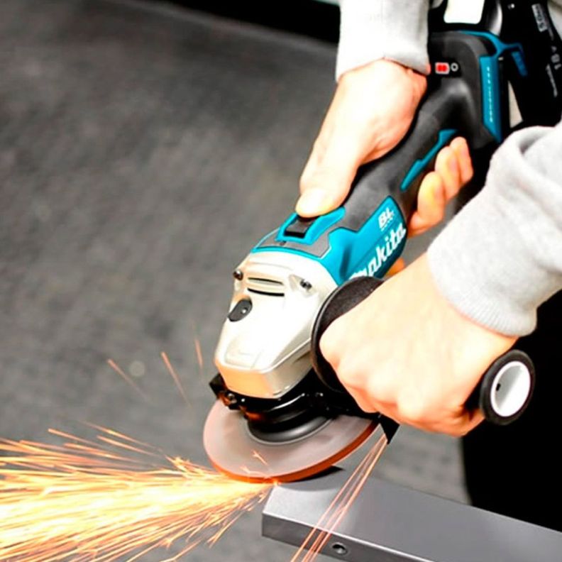 Esmeril Angular 115mm Inalámbrico Makita DGA458Z Sin Batería-2