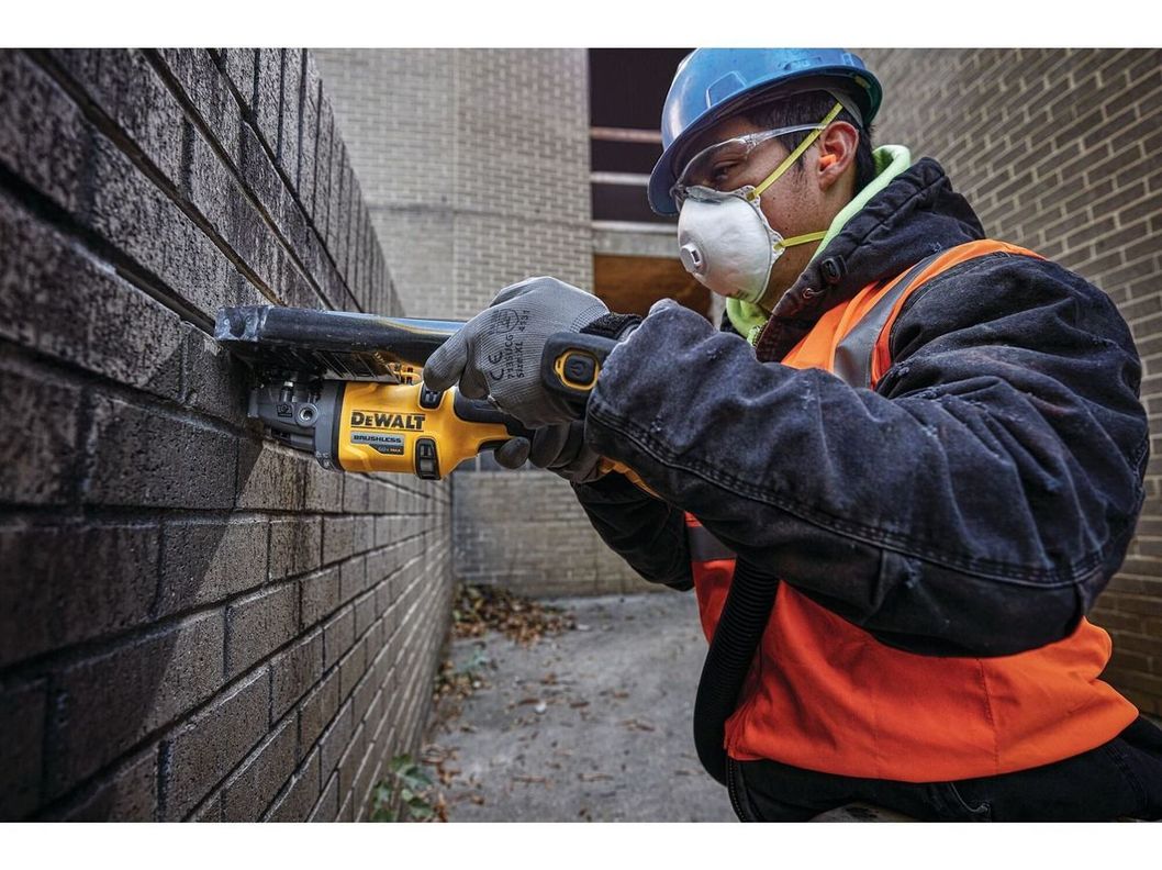 Esmeril Angular 4 1/2 60v Dewalt DCG418B Sin Baterias-6