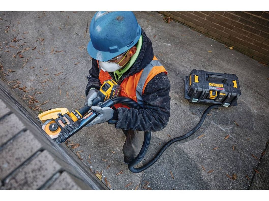 Esmeril Angular 4 1/2 60v Dewalt DCG418B Sin Baterias-7