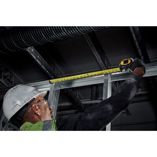 Huincha De Medir ATOMIC COM SERIESTM 8m/26 Dewalt Dwht38126s-2