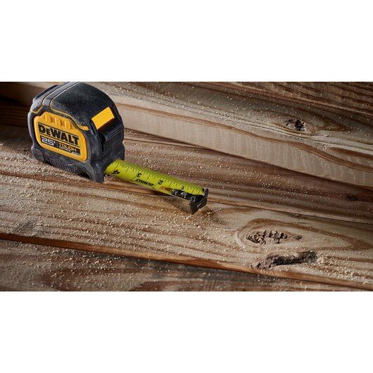 Huincha De Medir ATOMIC COM SERIESTM 8m/26 Dewalt Dwht38126s-5