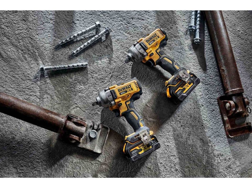 Llave De Impacto 1/2 (Sin Baterias) 20v Dewalt DCF892B-6