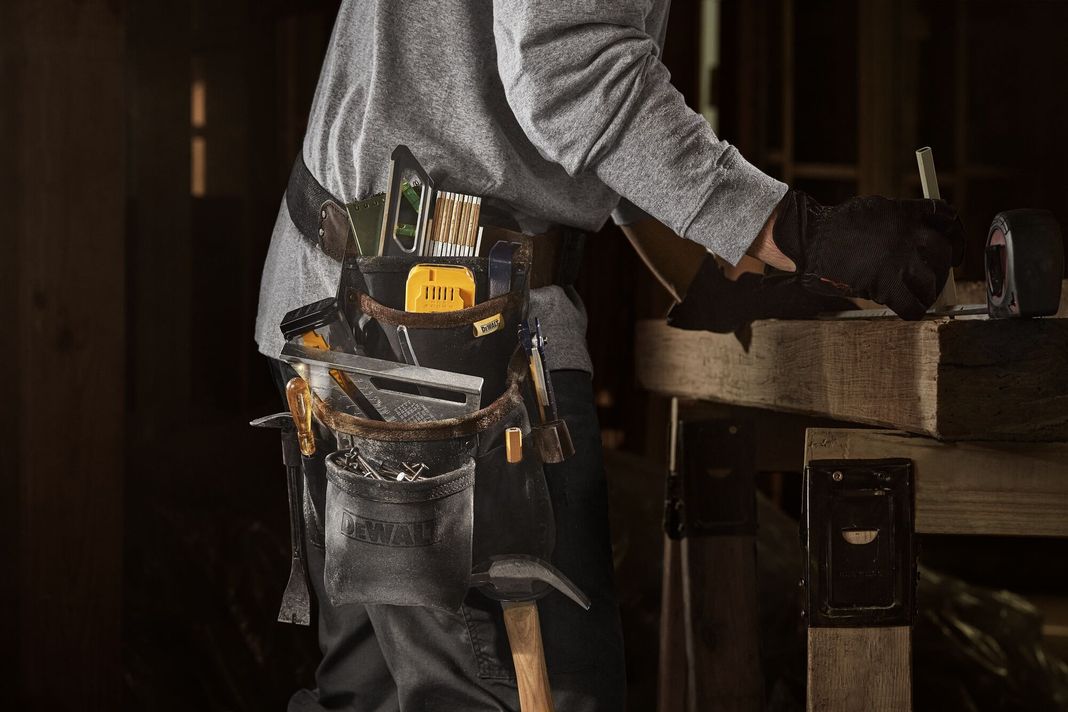 Bolso de cuero con cinturón 12 bolsillos DEWALT DWST550115-3