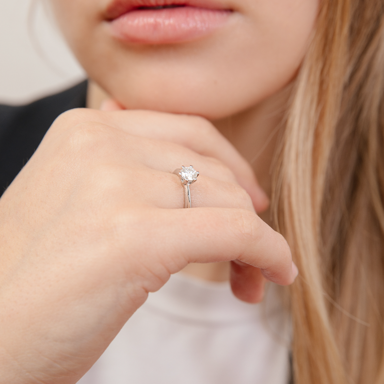 ANILLO DE COMPROMISO SOLITARIO PETITE FIT-3
