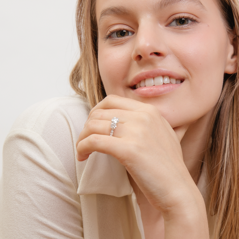 Anillo de compromiso Gramercy-7