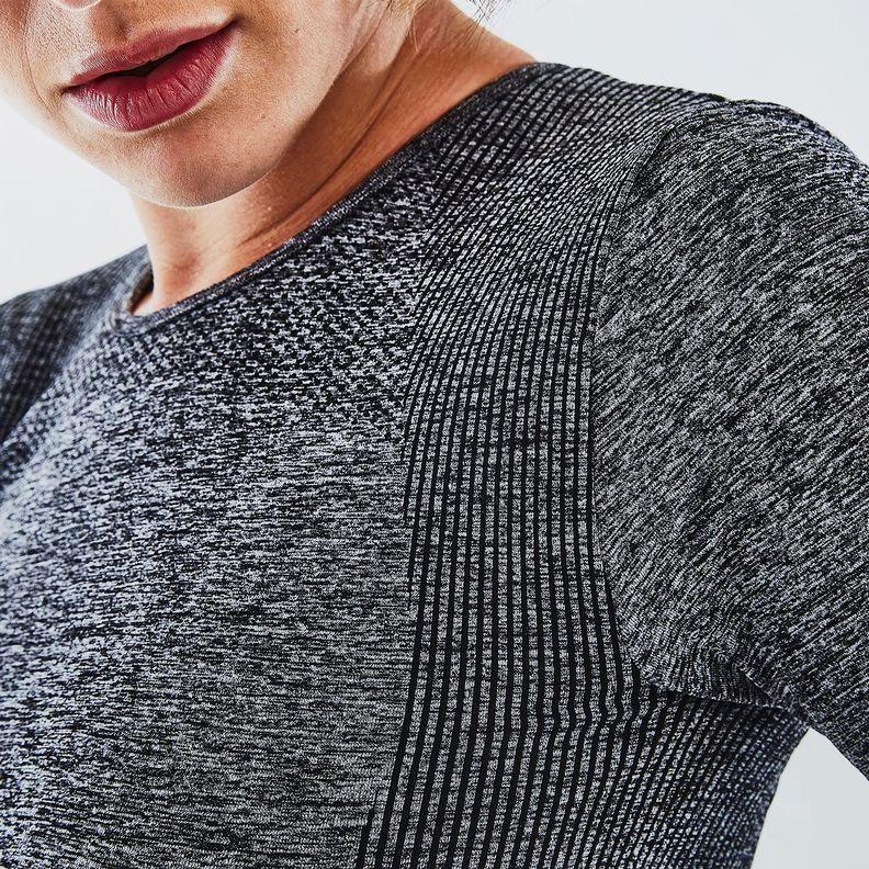 Crop Top Manga Larga Deportivo Coachella Gris Oscuro No Publik-3