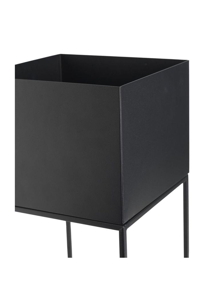 MACETERO METAL NEGRO 28X28X55-3