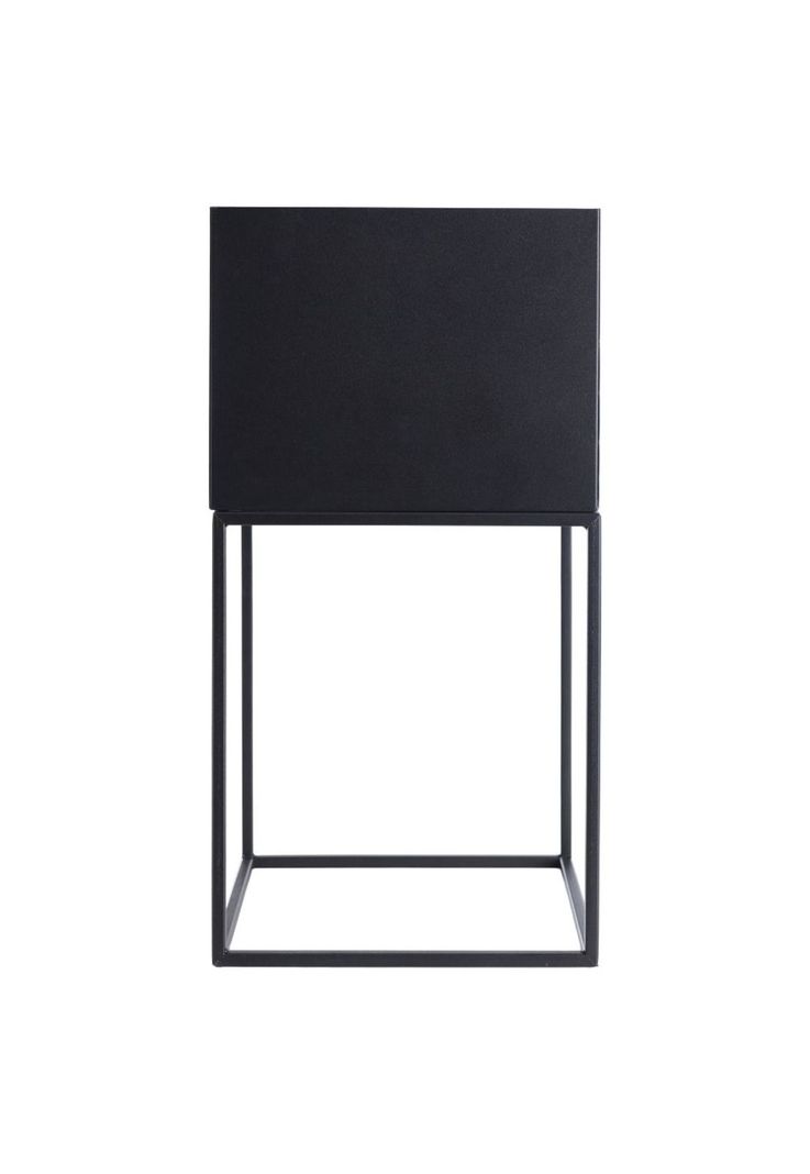 MACETERO METAL NEGRO 28X28X55-5