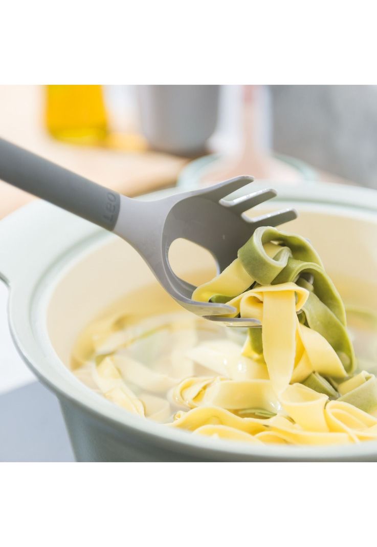 CUCHARA PASTAS SOFT GRIP GRIS LEO 7x31cm-3